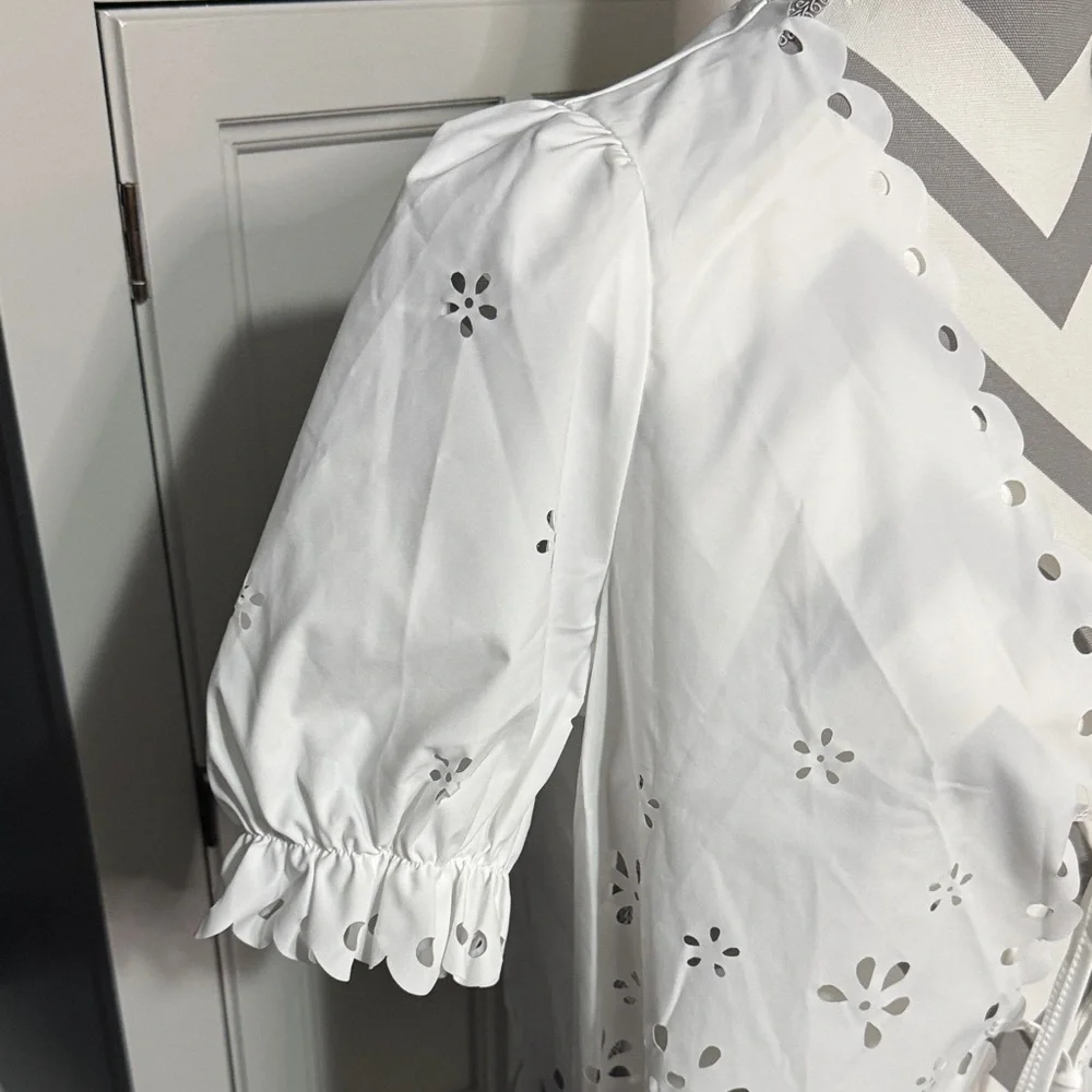 NWT SHEIN White Eyelet Tie Front Women's Top Size Small - Picture 4 of 10